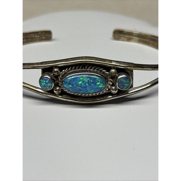 BENNIE BOWEKATY BRACELET STERLING SILVER WITH OPALS - Picture 2 of 16